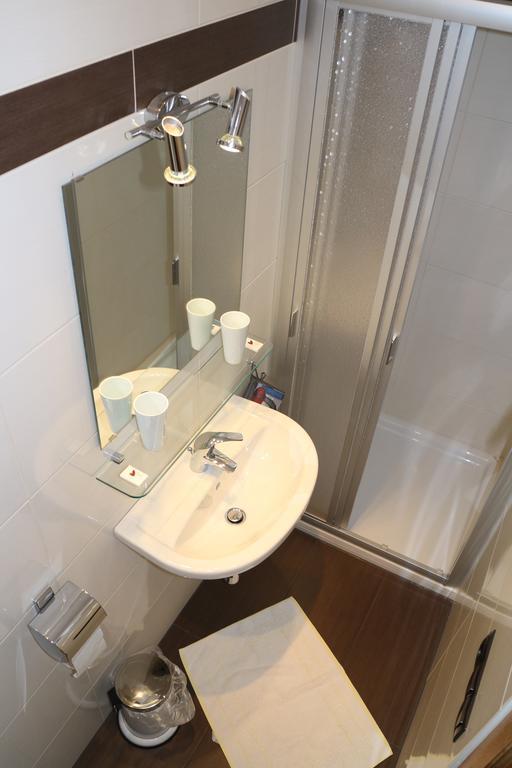 Enzianbrenner Hotel Jenig Phòng bức ảnh